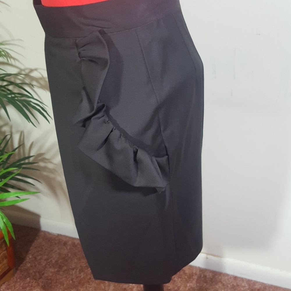 Paul and Joe Black Skirt ruffled pockets. Size S - Picture 3 of 8